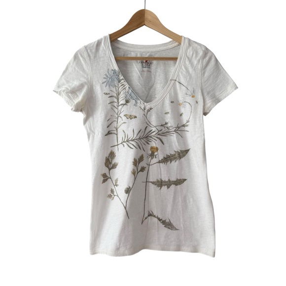 American Eagle Outfitters Tops - American Eagle Outfitters White Floral Graphic Tee Women’s Size Large